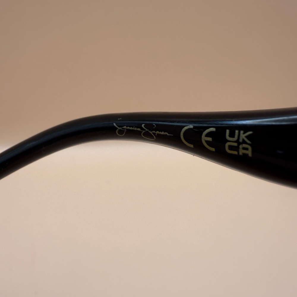 New-Jessica Simpson Black and Gold Women's Sunglasses**FREE gift included** - Picture 5 of 7